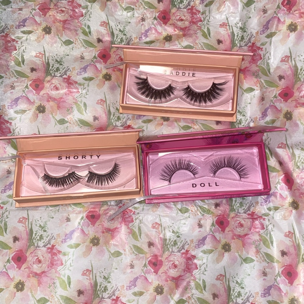 ‼️SOLD ‼️   Set of 3 Colorpoup Lashes 🌸
